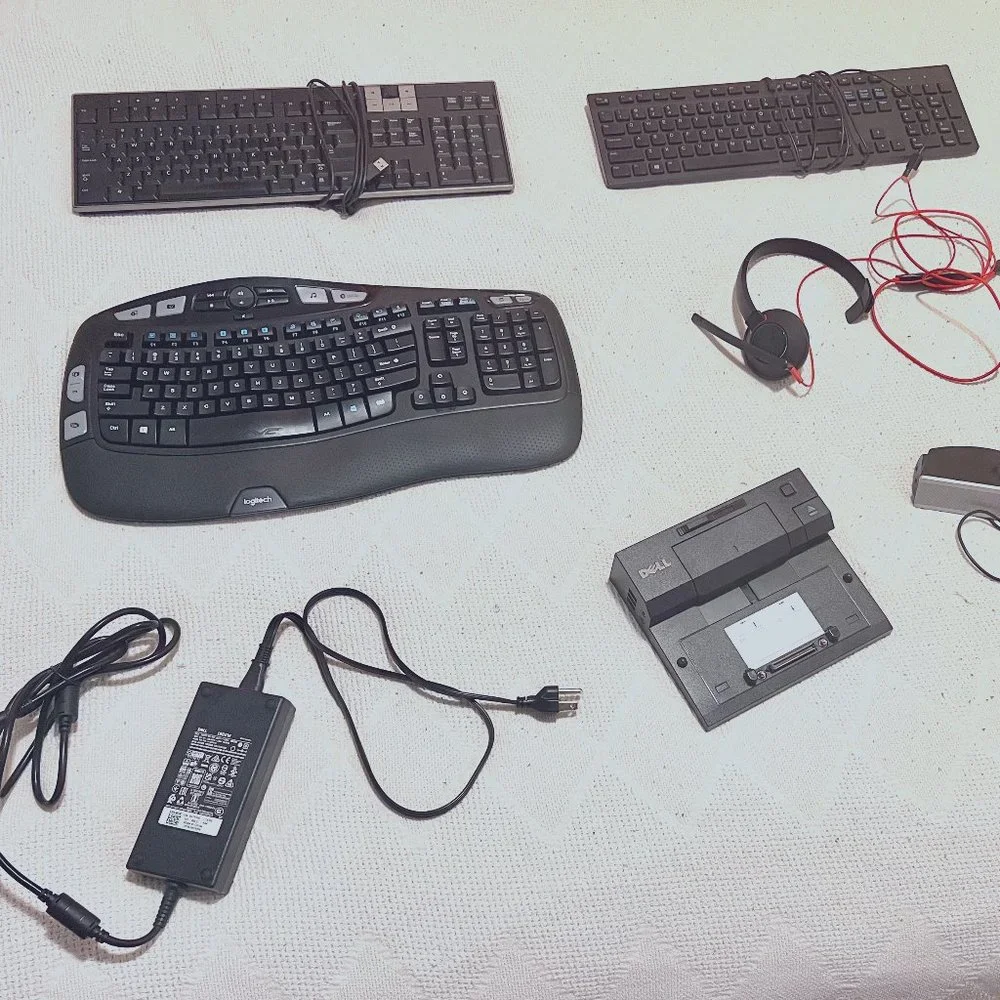 GREAT DEAL!! ONLY $125! - Laptop & Computer Accessories Bundle (READ BIO)